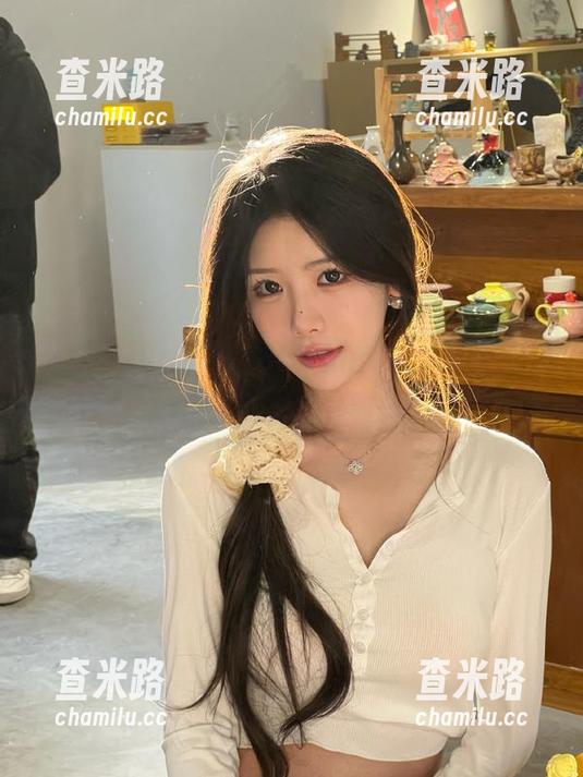 我在166.run在线，看着大家撕逼，心里默默为八卦的勇气点赞！