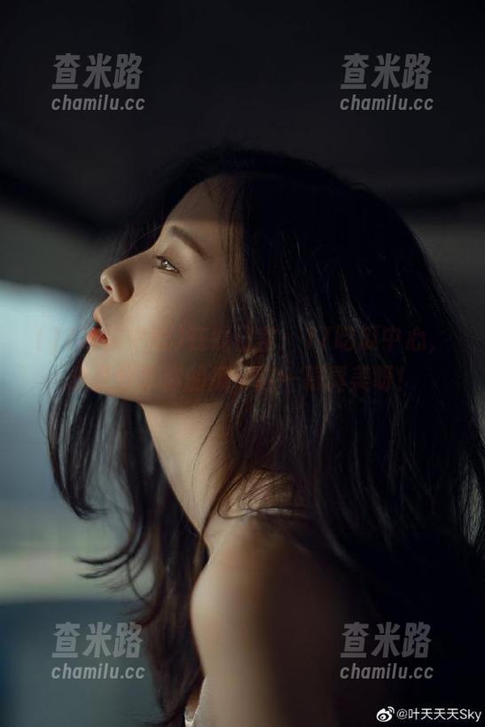 17吃瓜中心 在线日常:17吃瓜中心,永久分享你的瓜,这一幕真美呀!