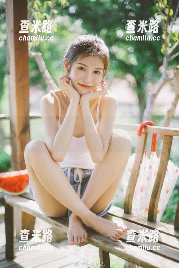 51吃瓜中心 悠闲的午后,凑热闹视频总要来一发,完全被“51吃瓜中心”圈粉