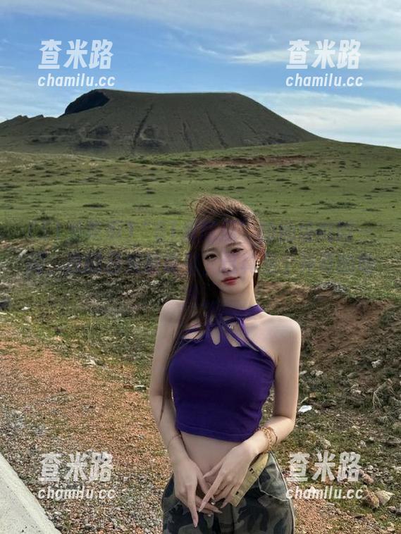“51爱吃瓜”的地址微微一闪，我的目光被吸引，这真是个神奇的地方。