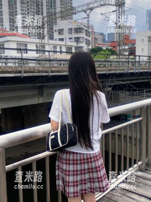 被51黑料社在线榨干的九个小时，我怀疑我已经沉迷其中了。