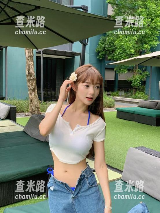 我在hlwapp上闲逛，看留言比追剧还刺激，难道是我打开了新世界的大门？