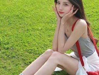一边观看“www吃瓜网cc”，脑海中不断闪现“这爱情故事好像在哪见过”。