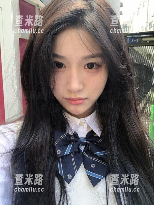 如何在“吃瓜导航”上观看各类八卦而不掉进坑里？