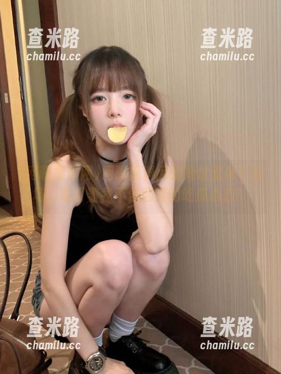 网曝黑料网的地址就像个磁场，吸引着我不停翻滚的吃瓜心态！
