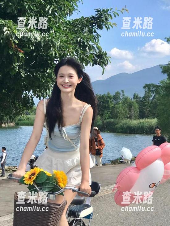 黑料不打烊 黑料不打烊155fun苹果版使用攻略:懒人必备,躲在角落吃瓜就好!