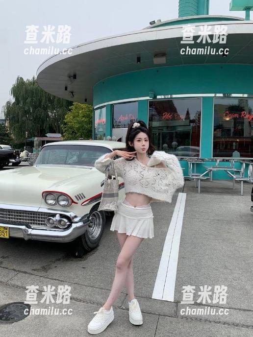 “黑料吃瓜不打烊”让你登录直击“老虎菜”的制作，被那香气勾住的我有一点点心动。