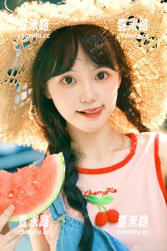 黑料正能量 “黑料正能量”app,难道是新晋影视播放式聊天室?