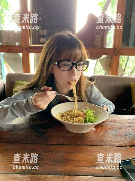 黑料社 深入51黑料社网址,果子从未如此诱人,就等着被一口吃掉!